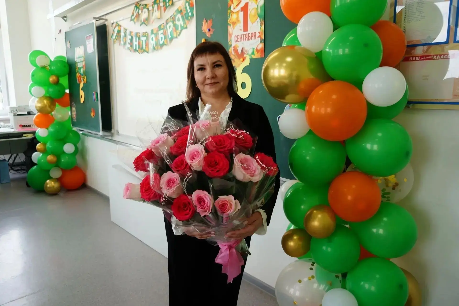 Уважаемая Ирина Александровна!Поздравляем Вас с днем рождения! Желаем крепчайшего здоро...