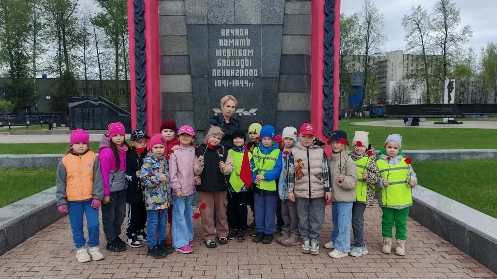 ЦРР - детский сад N105  Память в сердцах: воспитанники детского сада N 105 почтили память героев 🌹  