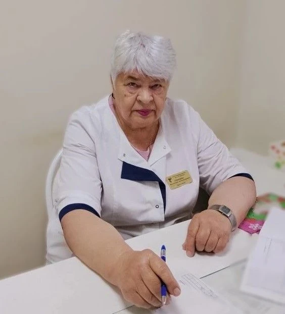 Рубрика «Верность врачебному долгу»
Гринцова Валентина Александровна — врач-терапевт участковый 
вра