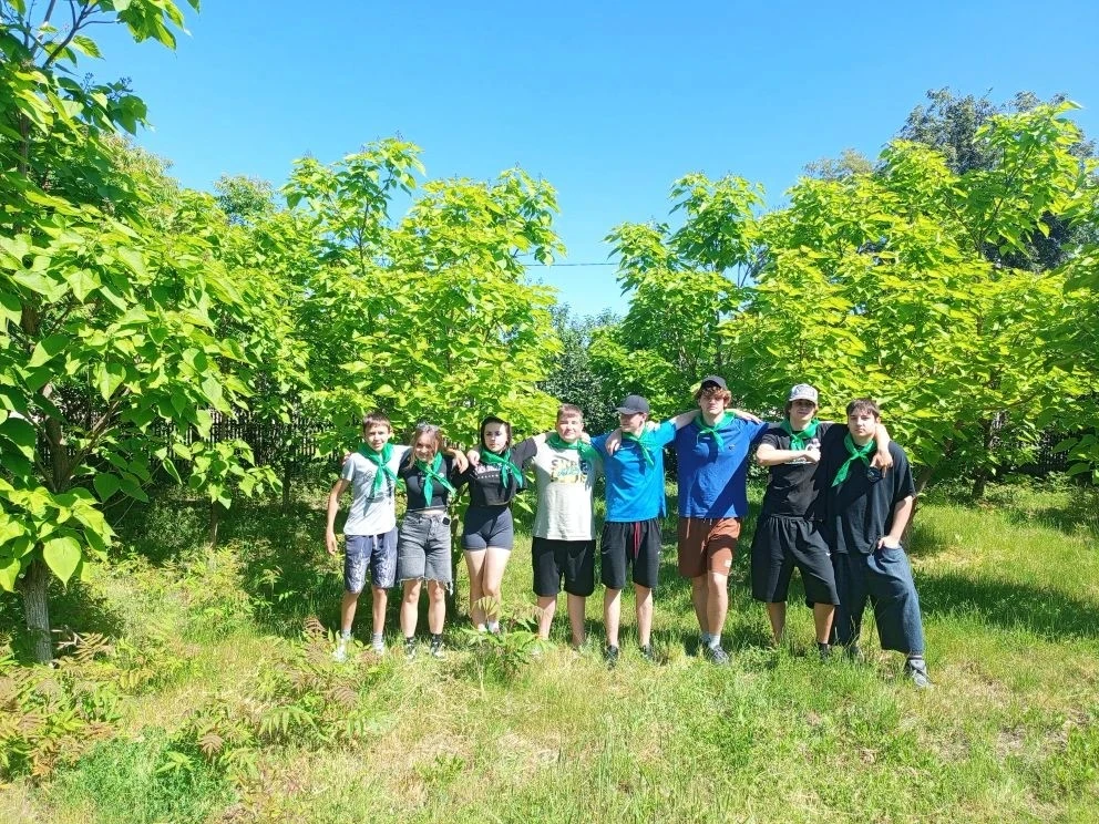 День без гаджетов

Каждое утро начинается с линейки, зарядки и планерки на день. Сегодня прошло меро