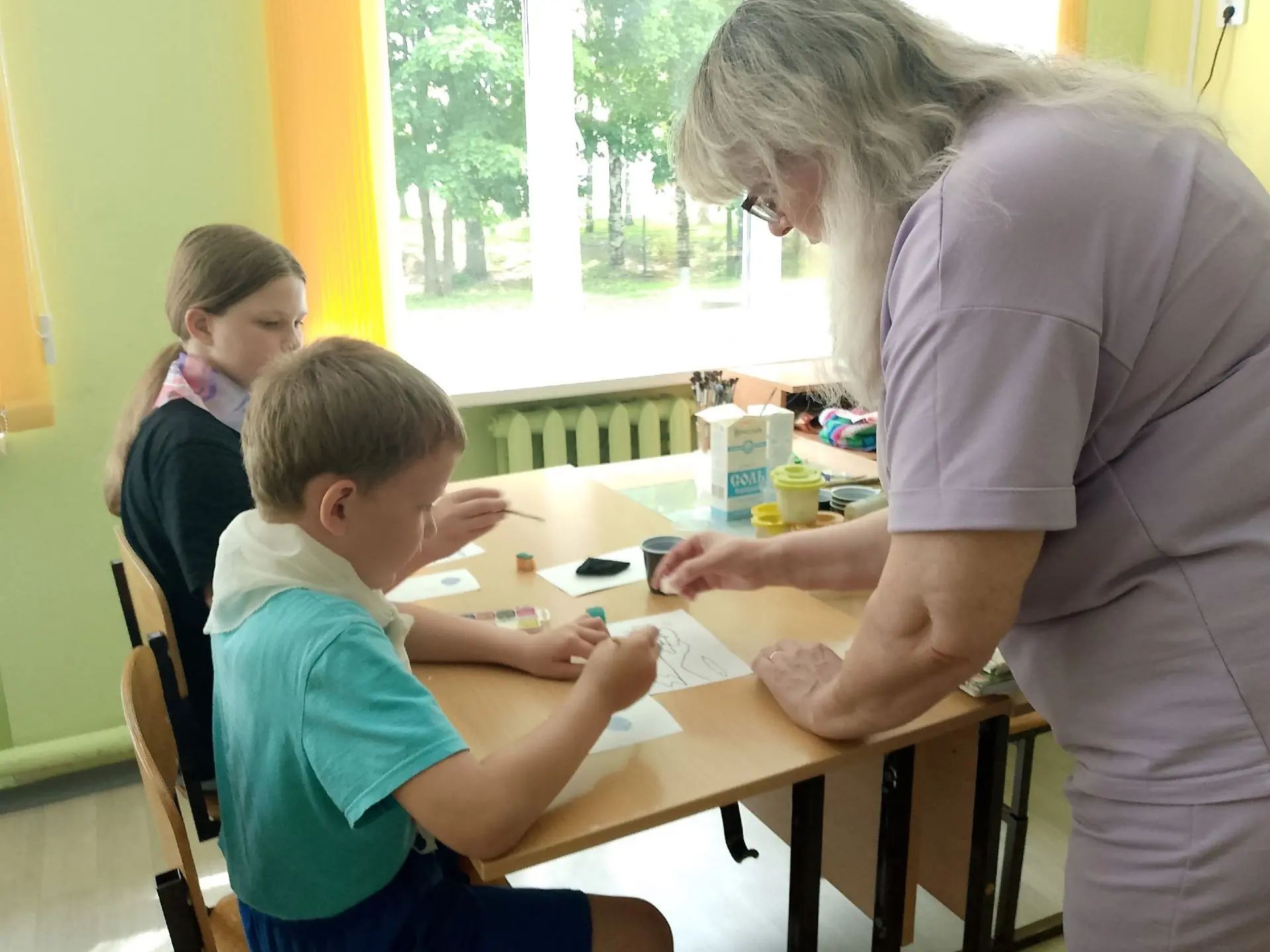 🌈🌈🌈🌈🌈

Заплыли на крайнюю лагерную неделю!

Началась она с настоящего Васнецовского пленэра по-