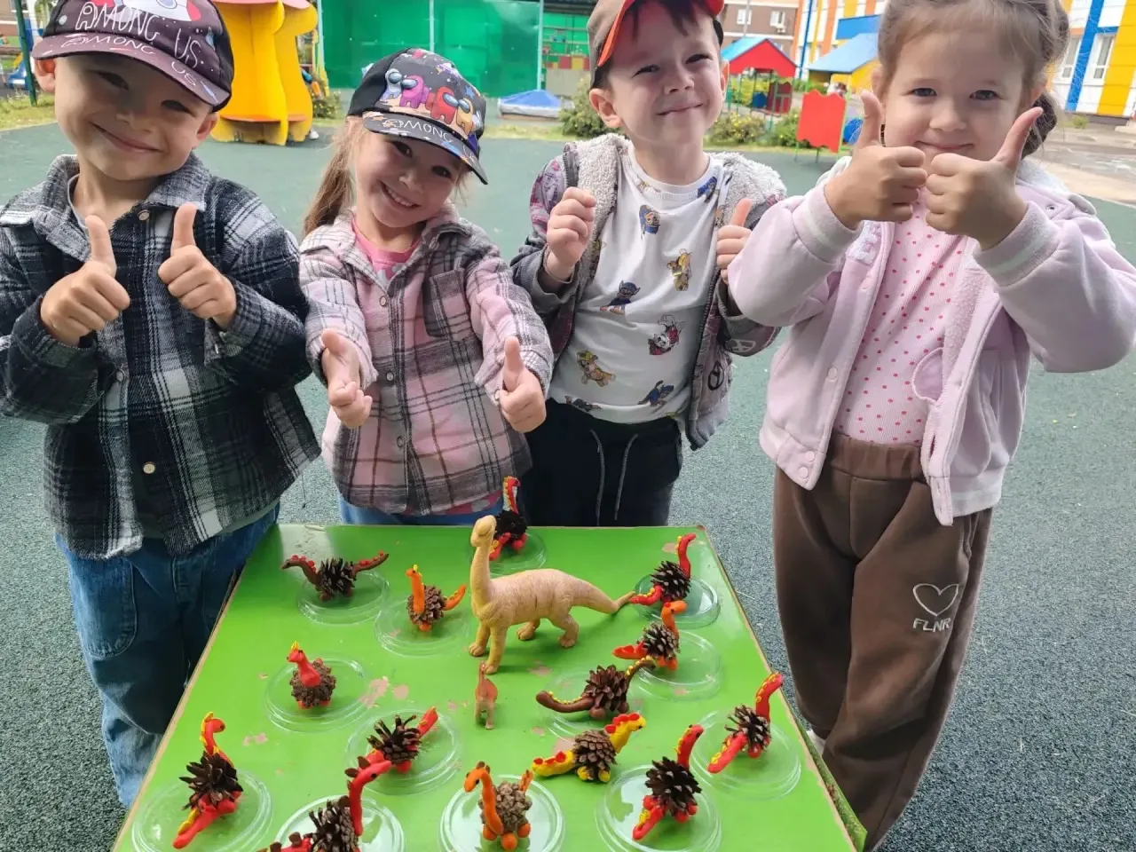 ДО «Аистёнок» 🤩
Сегодня в средней группе № 1, прошёл «День мастерилок»!

В этот день ребята с больш