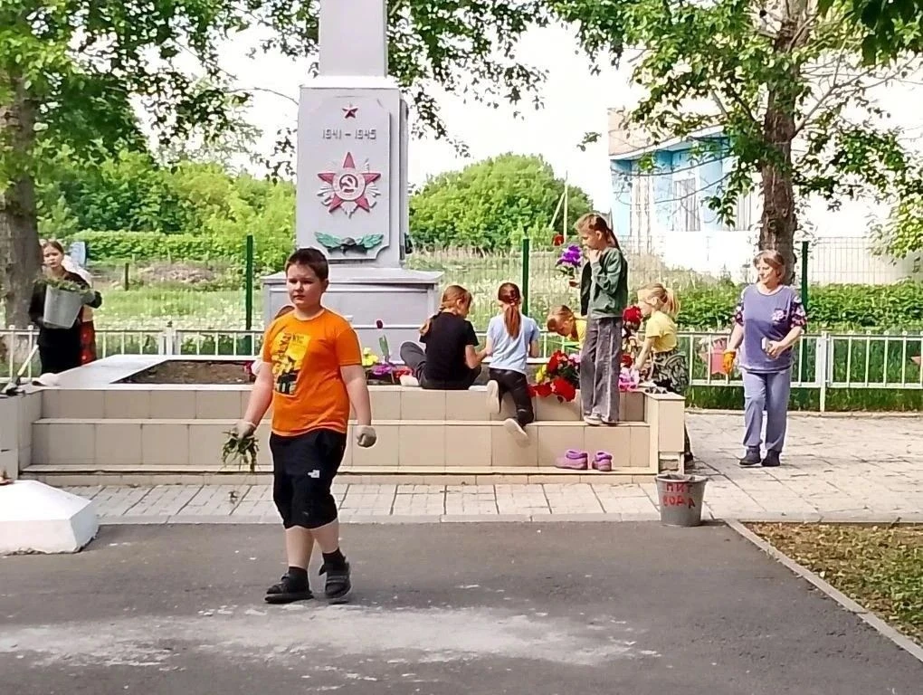 С наступлением тёплых дней обучающиеся филиала Лихачевская основная общеобразовательная...