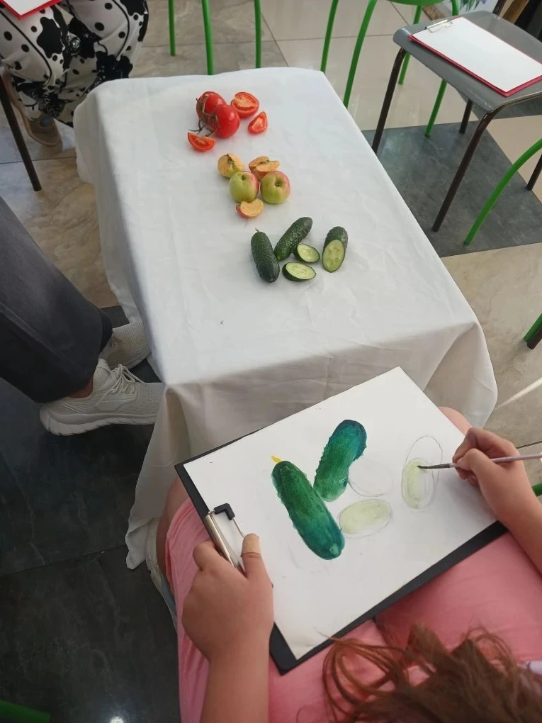 🎨Пока за окном шёл дождик, наши юные художники отделения изобразительного искусства не стали расстр