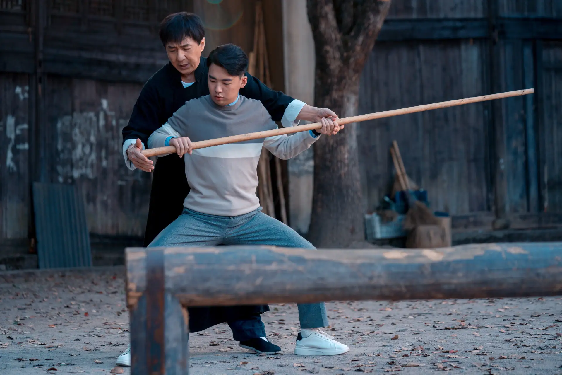 Кунг-фу жеребец (2023) Long ma jing shen ⚡ 12+  🐴 Драма, комедия, боевик  В прошлом востребованный г