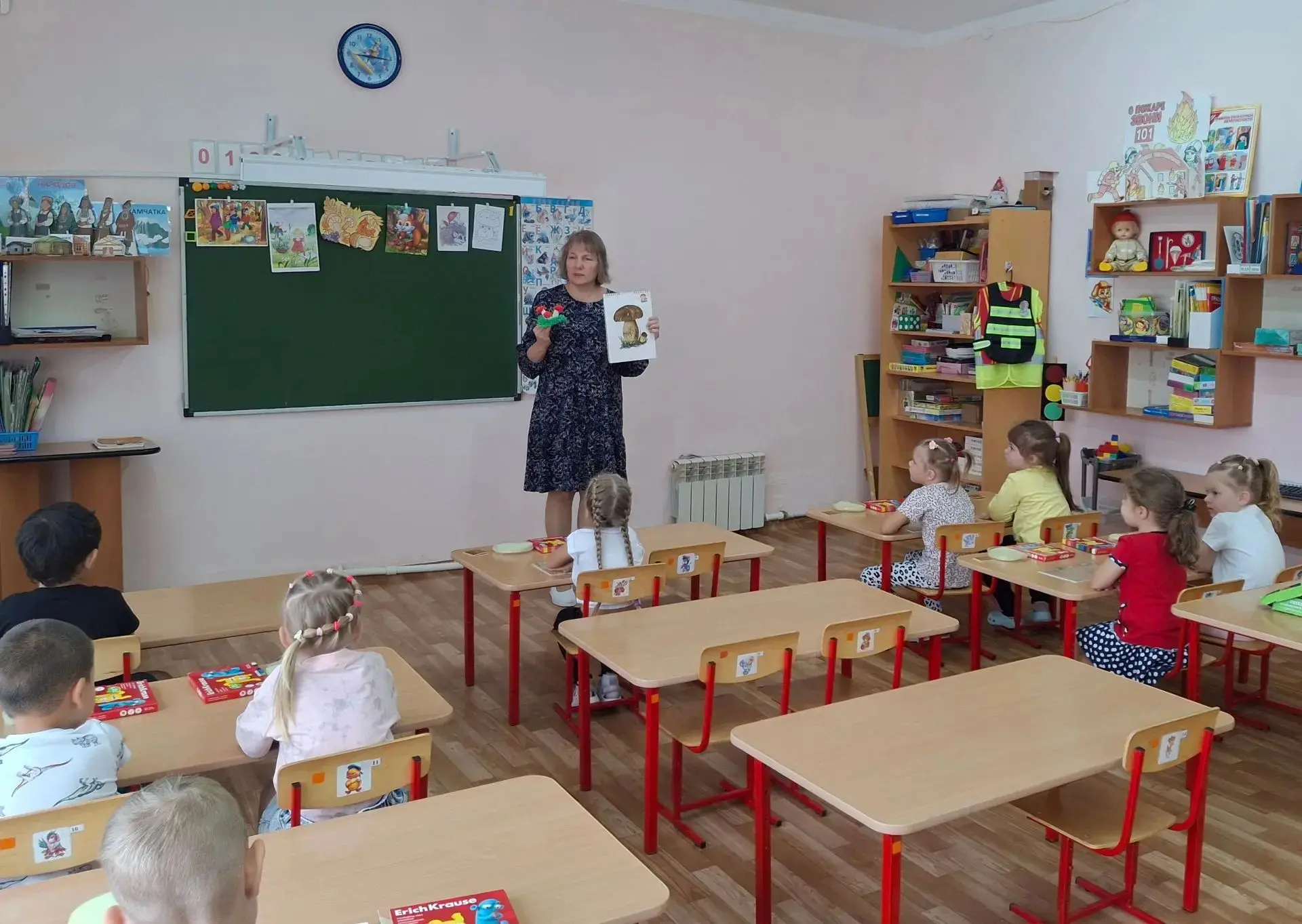 Лепка в старшей группе на тему "Грибы".