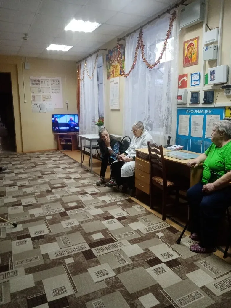 В нашем доме-интернате медицинская сестра Симонешко Нина Валентиновна для получателей социальных усл