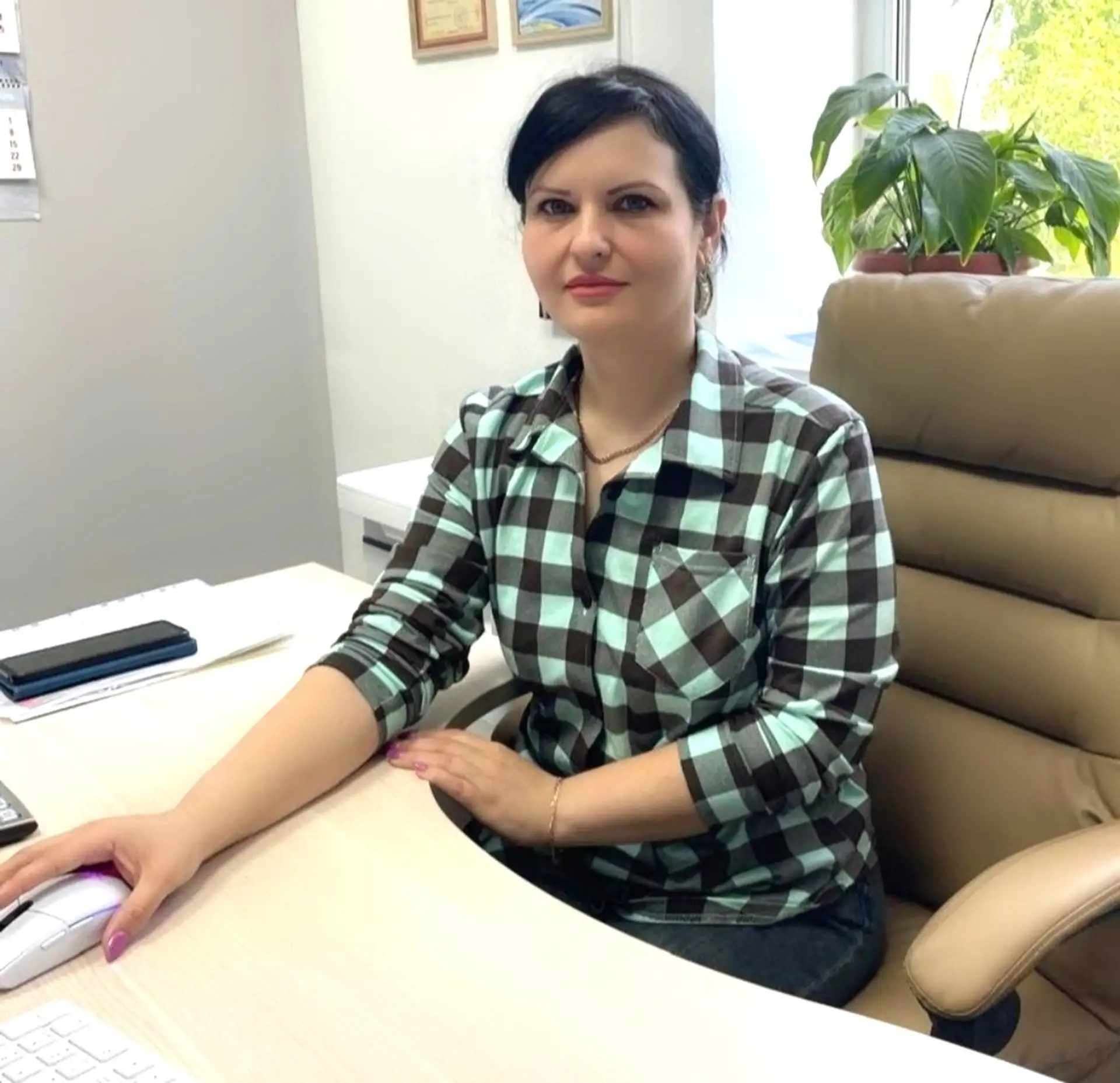 Ольга Таряник, специалист по социальной работе отделения социального обслуживания на до...