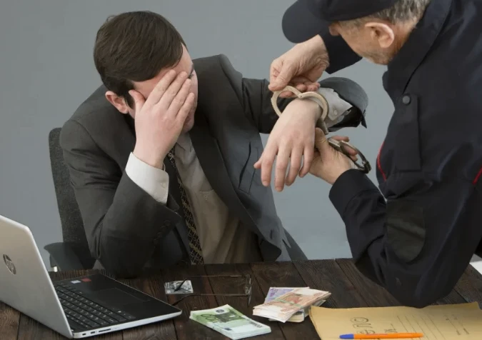 В КРАСНОДАРЕ ЗА РУКУ ПОЙМАЛИ ОТВЕТСТВЕННОГО РАБОТНИКА, С РАЗМАХОМ ВОРОВАВШЕГО ПРОДУКТЫ,...