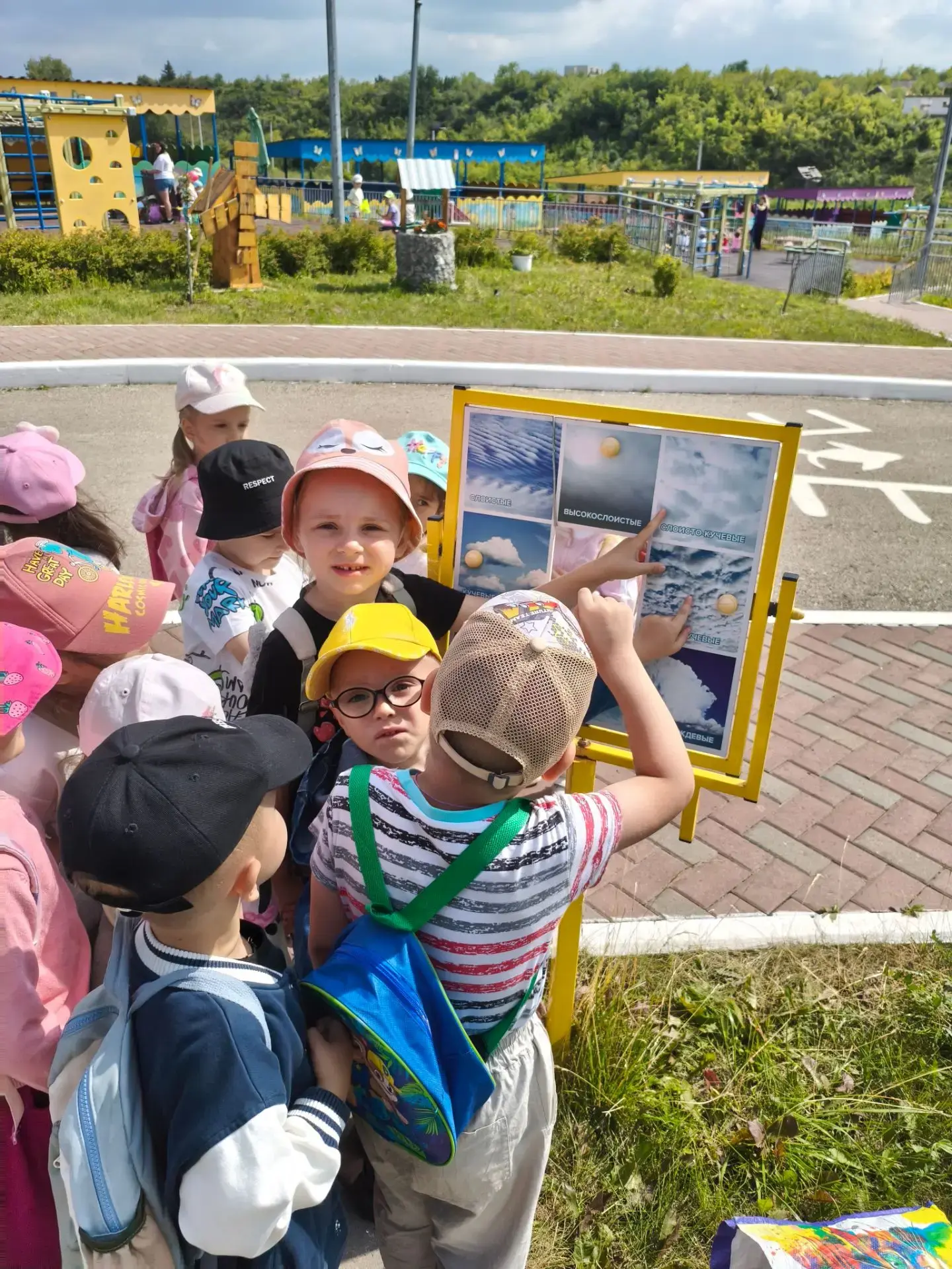 🌿 Стань другом природы: к походу присоединились воспитанники 11 группы! 🌿 
К  участникам туристиче