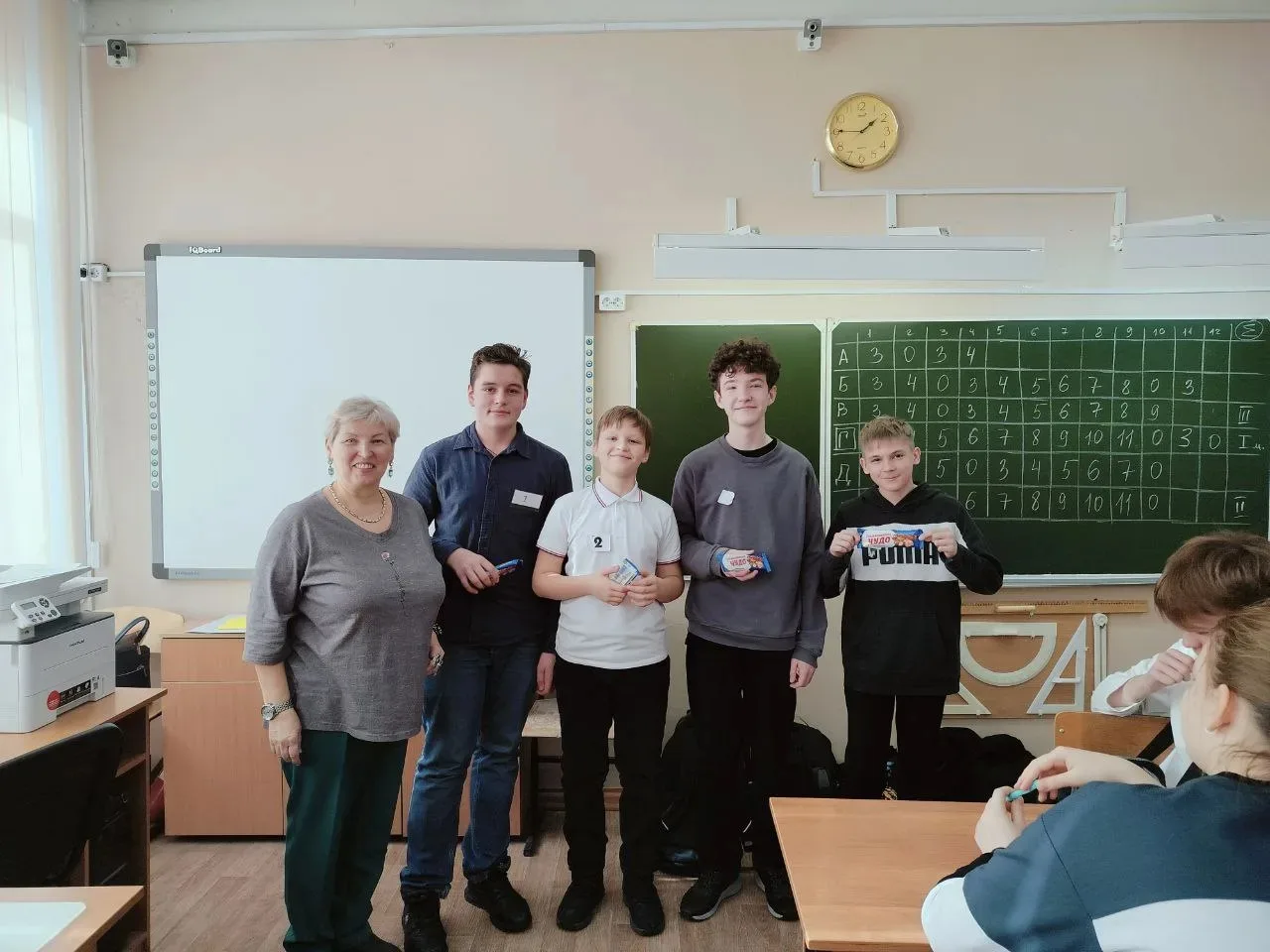 Математическая неделя в нашей школе: ум, логика и командный дух! ✨  На этой неделе кабинеты нашей шк