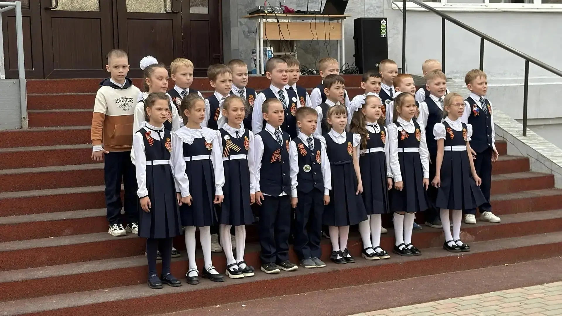 🔥 Музыкальный заряд патриотизма в нашей школе!     🎶 15 мая наши орлята  зажгли сцену! В начальной ш