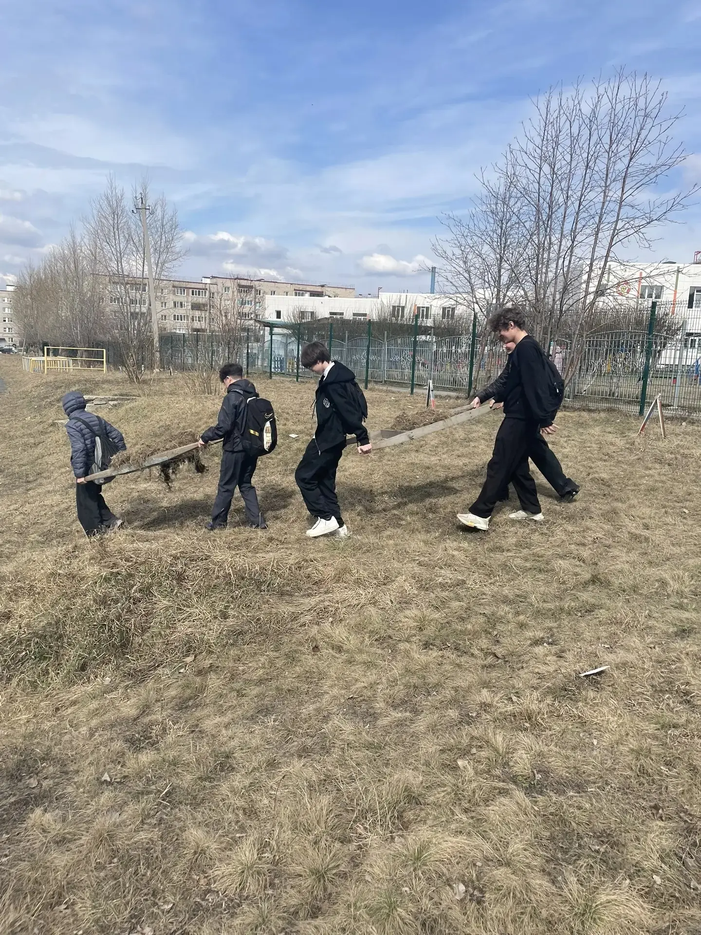 09.04.2026г. Обучающиеся МБОУ лицей №3 принимают активное участие в акции "Чистый четверг"  Апрель –