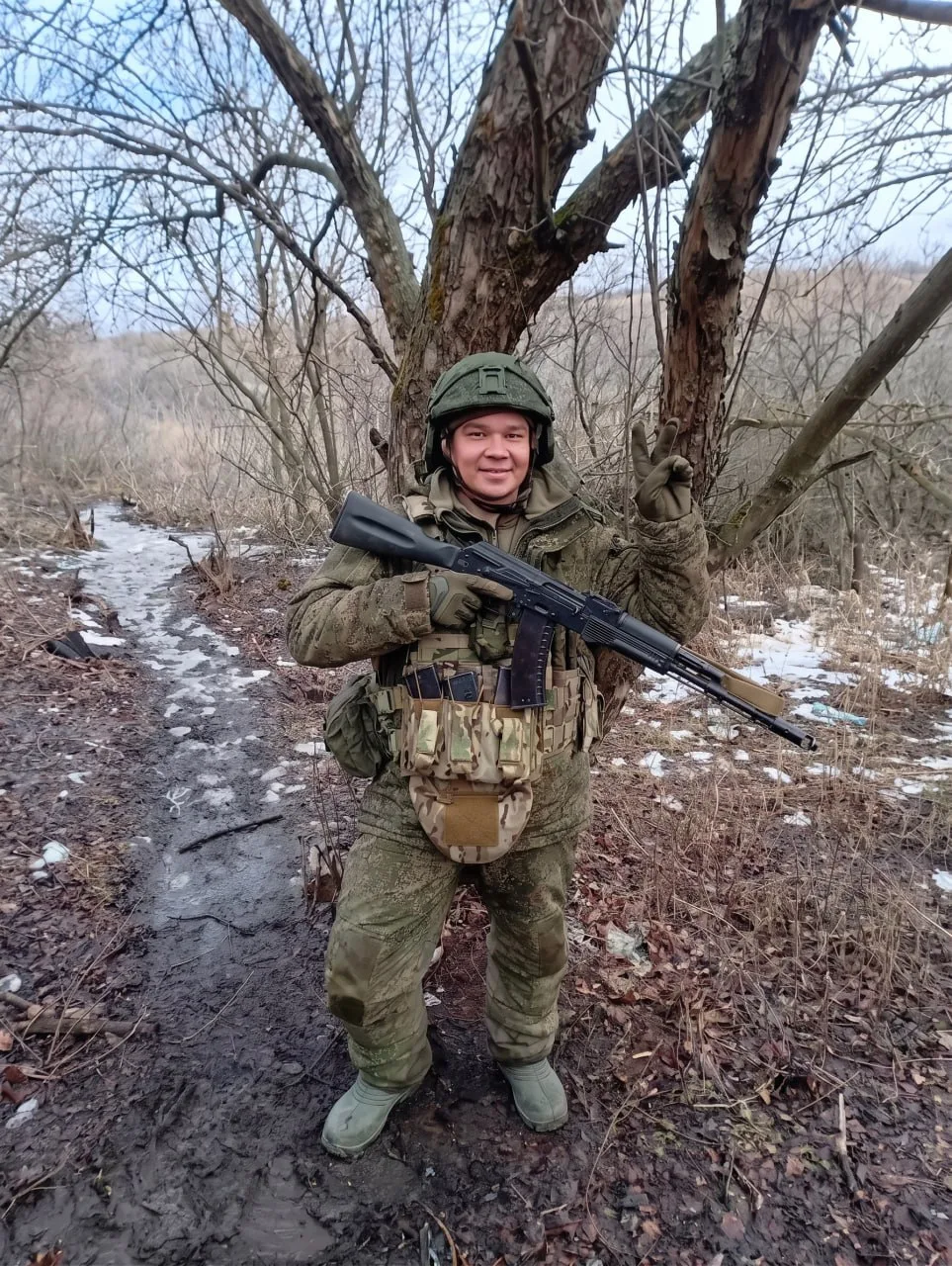 Простились с рядовым Александром Николаевичем Мартюшевым

У памятника ветеранам боевых действий, уча