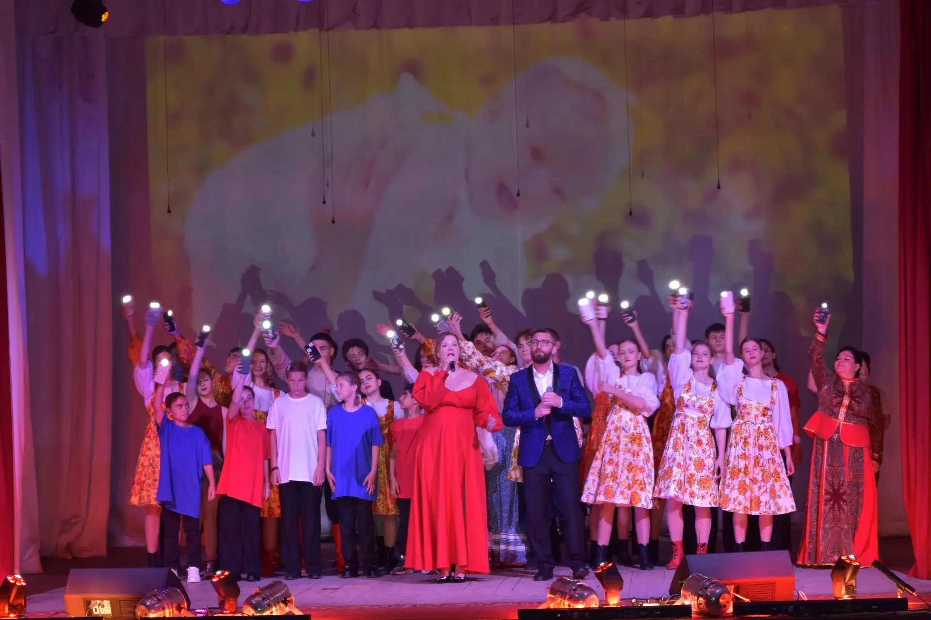 12 июня наша страна будет отмечать праздник 🎉

День России, день нашей любимой Родины! 🇷🇺

Накану