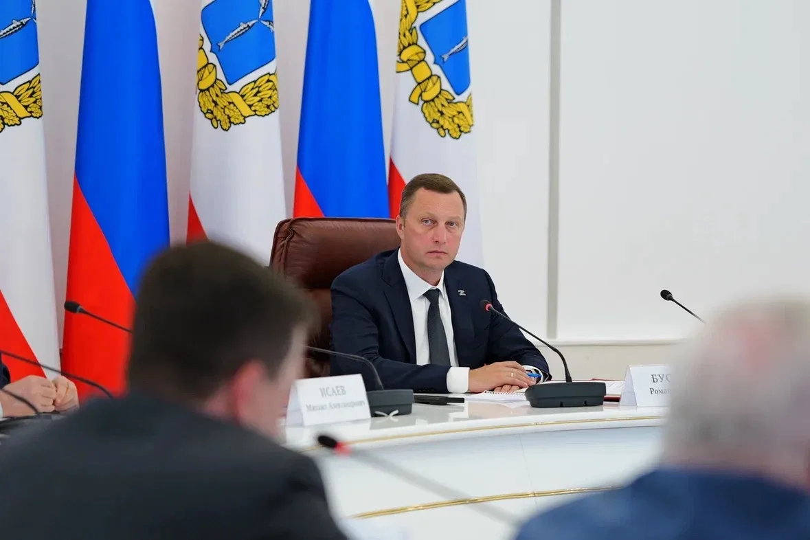 Губернатор Роман Бусаргин провел постоянно действующее совещание с заместителями предсе...