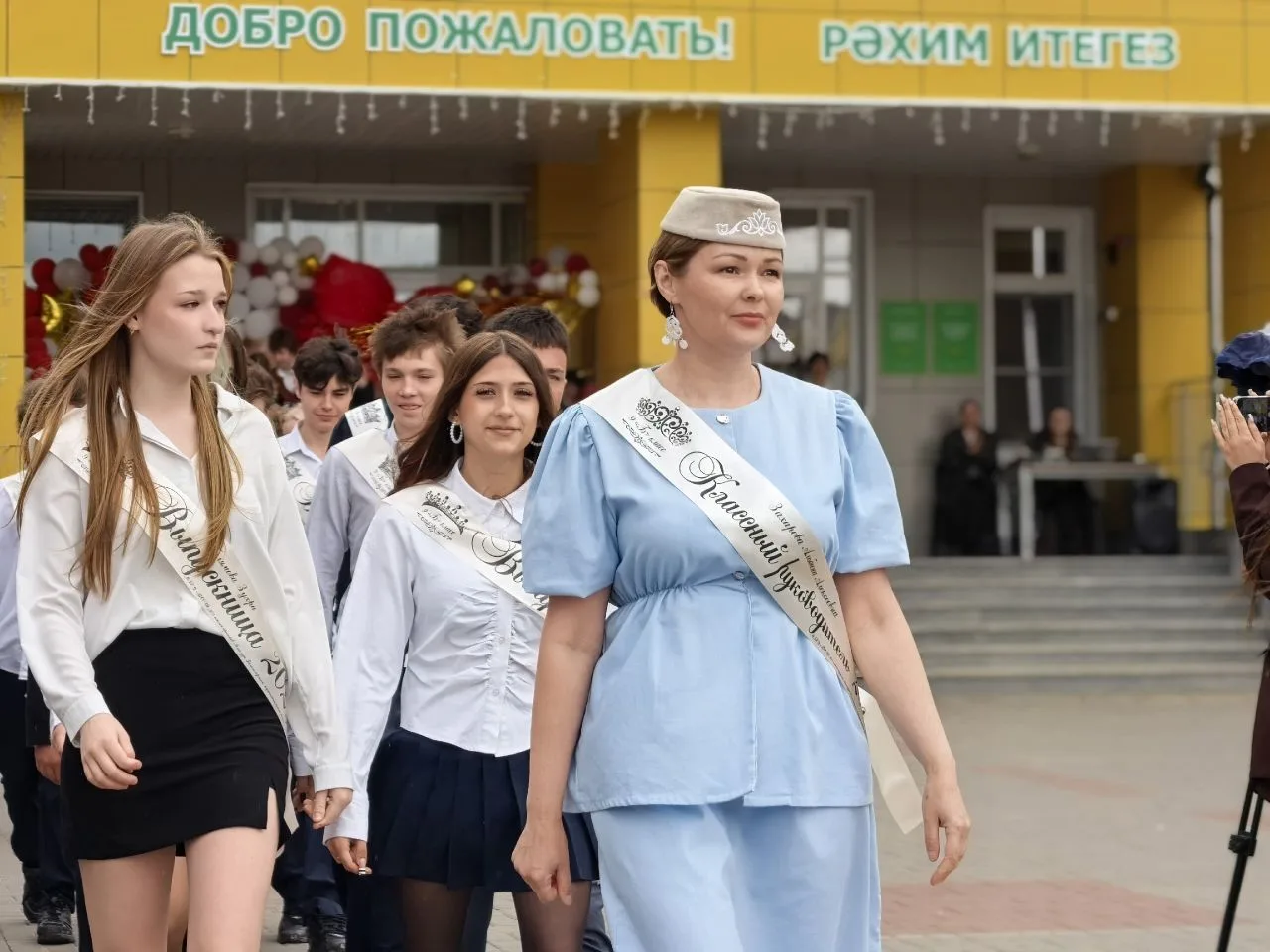 🌟Прозвенел последний звонок🔔  ✨Выпускники нашей школы стоят на пороге, где начинается настоящая взро