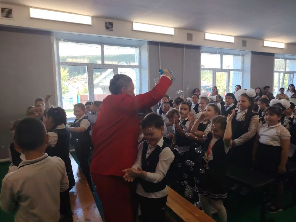 🎉 Прощай, 1 класс! 🎉  Сегодня в школе прошёл трогательный и весёлый праздник — «Прощай, 1 класс»! Дл