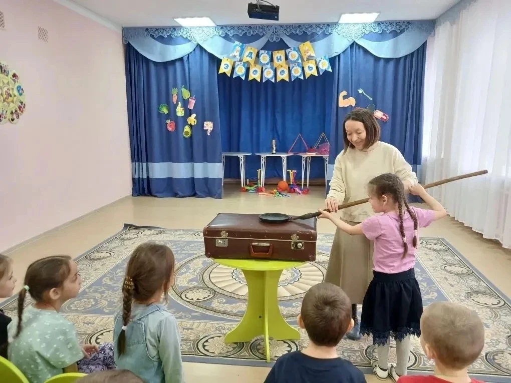 ✅ Вновь музей Ростовского Кремля с интерактивной беседой «Музей в чемодане. Предметы старинного быта