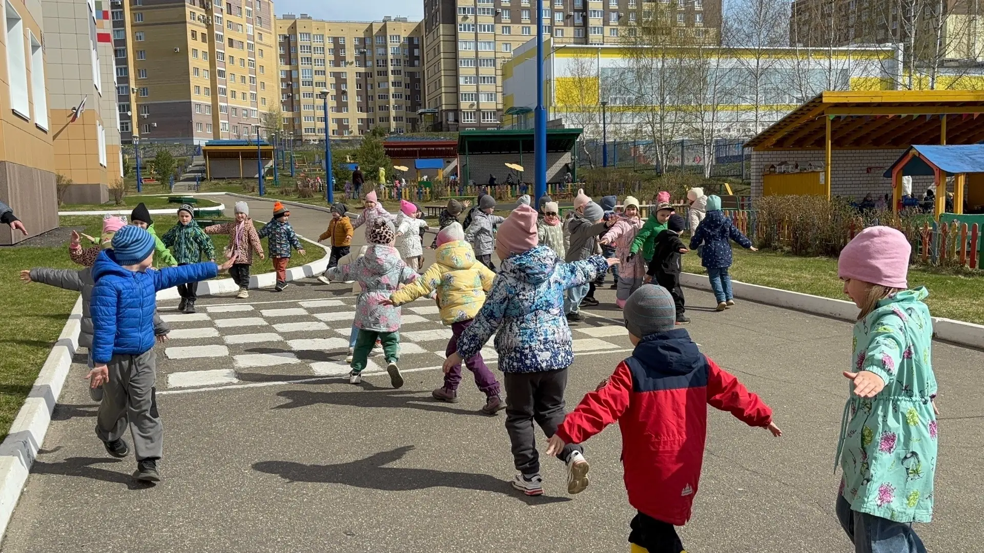 В рамках городского фестиваля культур «В единстве наша сила!» ребята из групп «Почемучк...