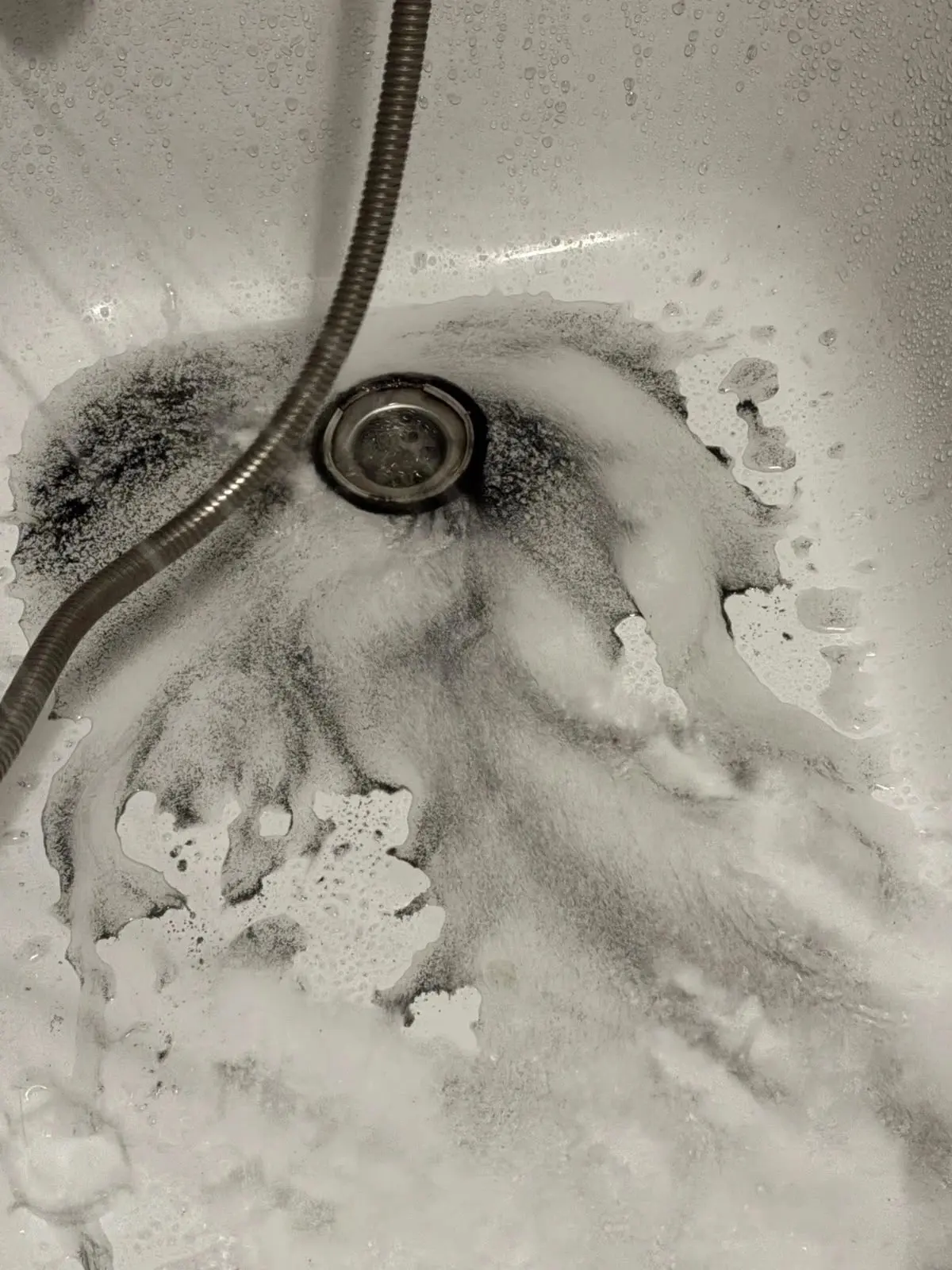 Когда в конце концов будет чистая вода на улице Пролетарская, ни помыться, ни постирать...
