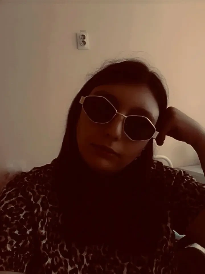 👧 Яна, 18