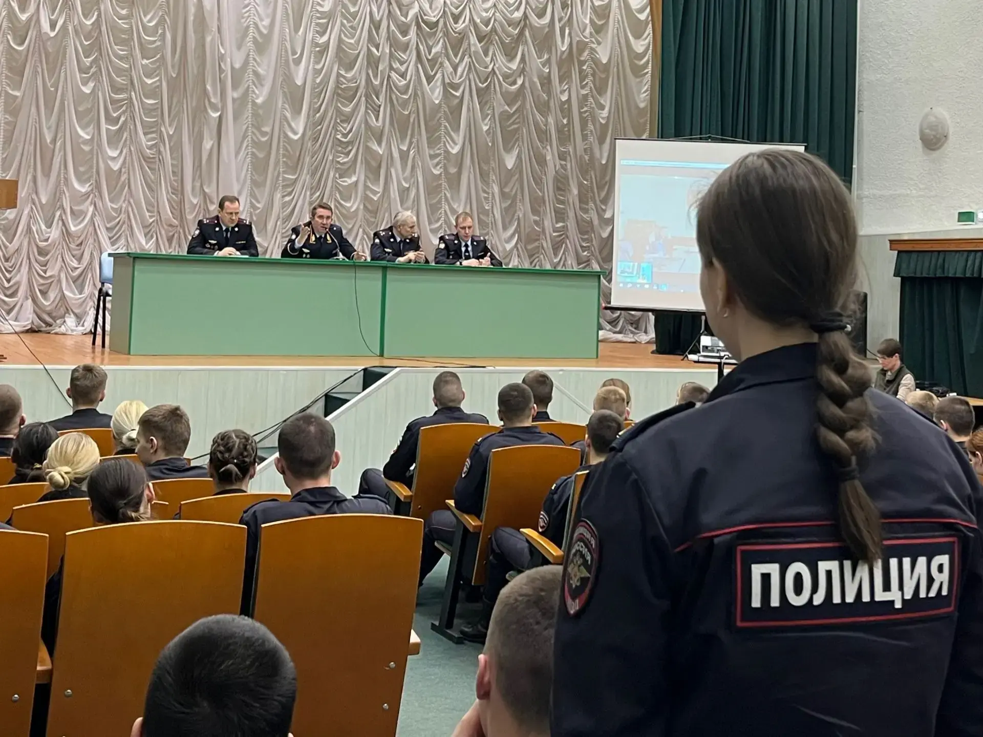 ⭐️ В Брянском филиале состоялась рабочая встреча начальника института с курсантами   🗓 16 апреля про