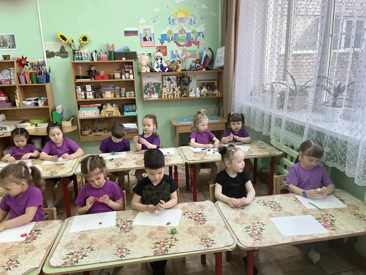 Дети группы «Колокольчики» путешествовали по виртуальному музею военной техники. Ребята...