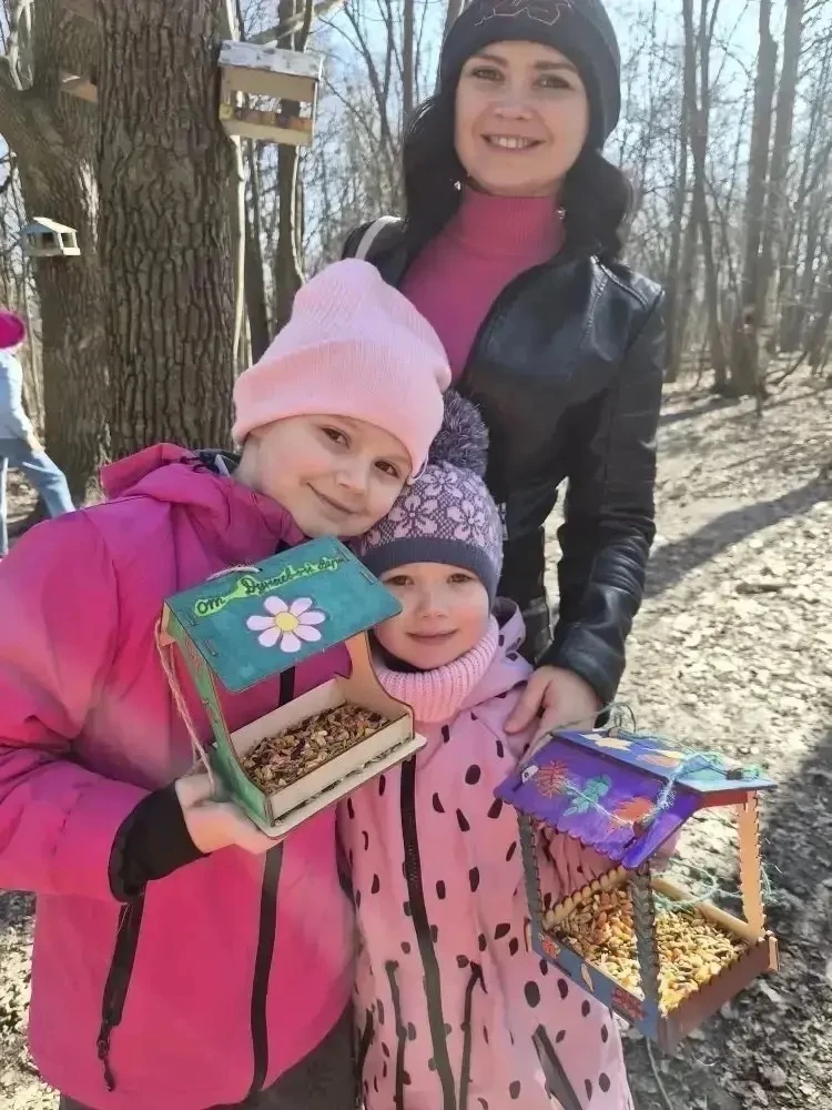 🌻В честь Дня птиц ребята группы 21 «Пчелка» совершили познавательную прогулку на свежем воздухе в па