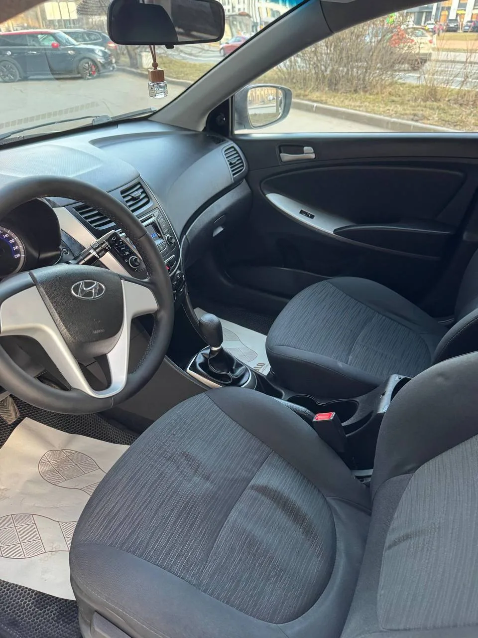 ✔️Скидка 20.000 ₽  HYUNDAI SOLARIS  ▪️ Год выпуска — 2016 ▪️ 1.6 | механика | 123  лс ▪️ 221 тысяч п
