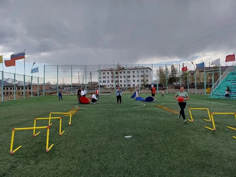 Спортивный праздник для всей семьи в Омсукчане!

Сегодня, 6 июня, в Омсукчане царила атмосфера насто
