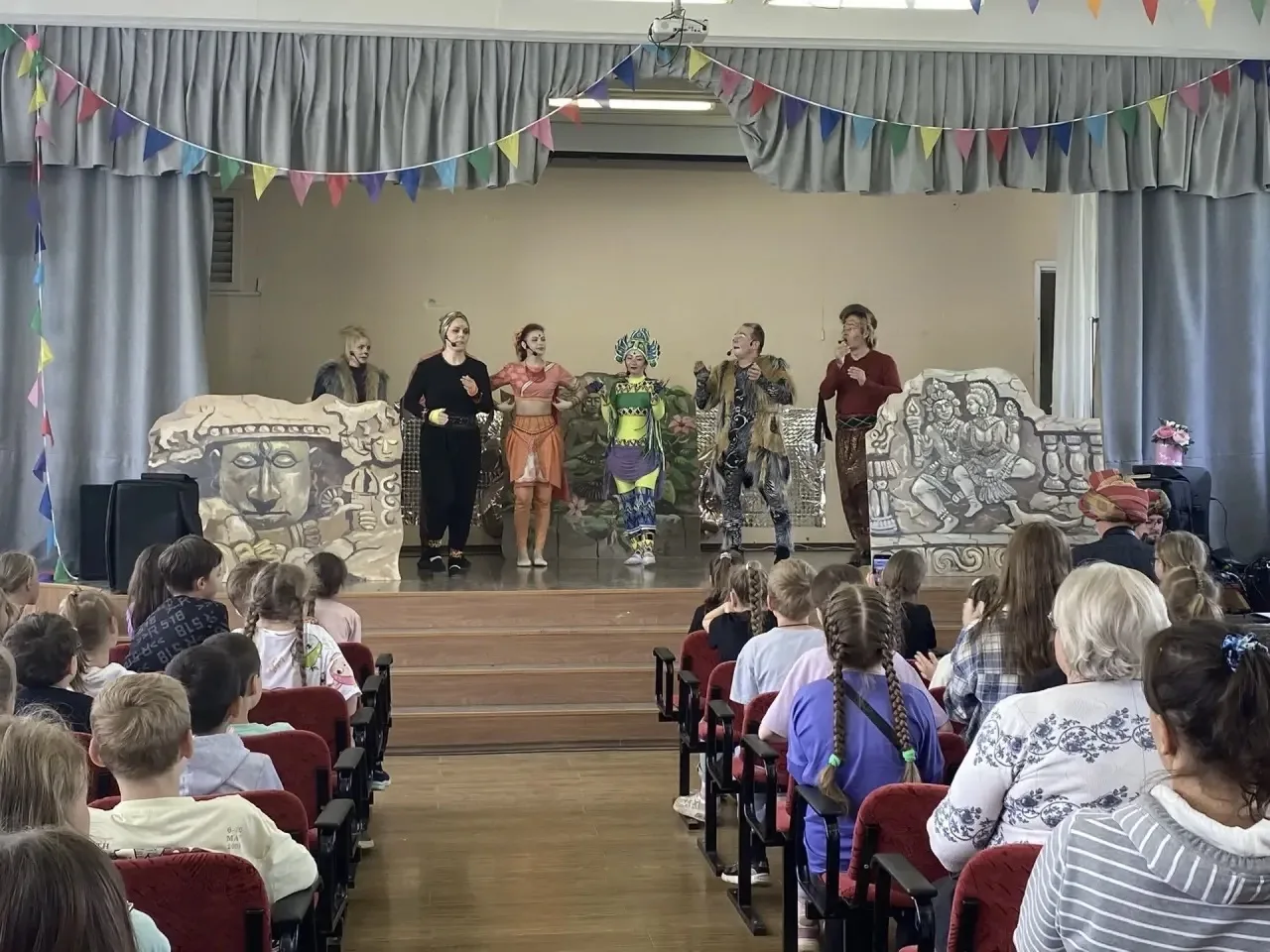 В лагерь «Дружба народов» #Школа11Кострома приезжали  замечательные артисты из филармонии с музыкаль