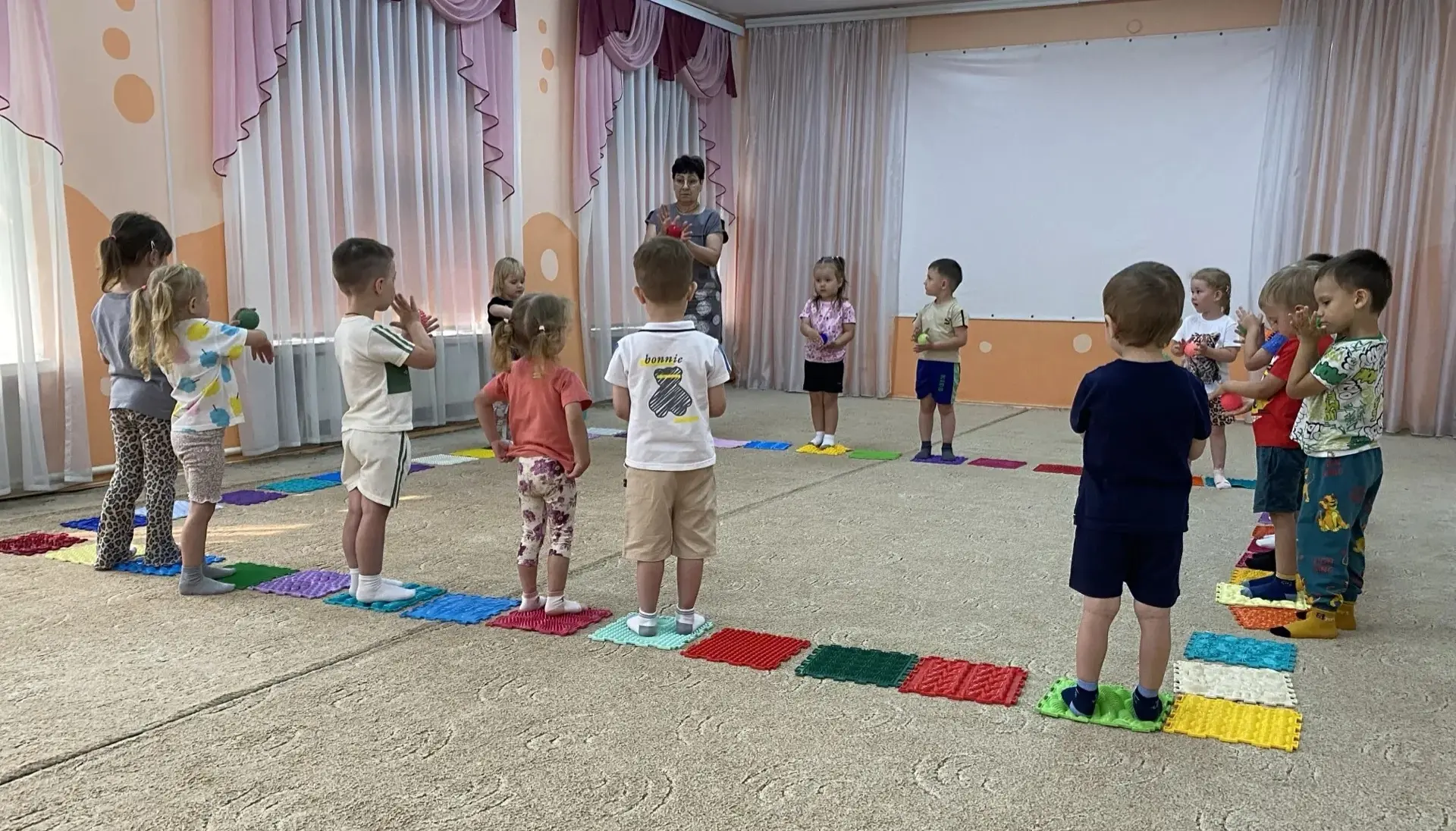 Музыкально-логопедическое занятие "Киса" в группе "Солнышко".