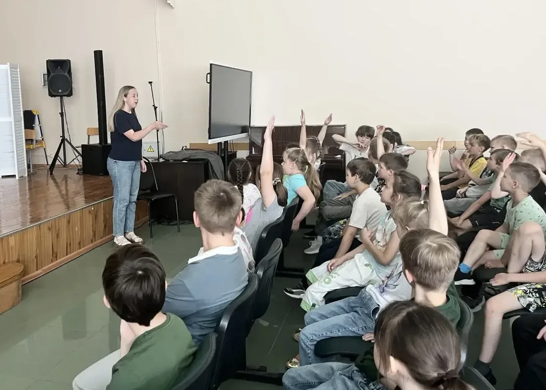 🤳Специалистами Дома народного творчества проведена профилактическая беседа «Безопасность в сети Инт