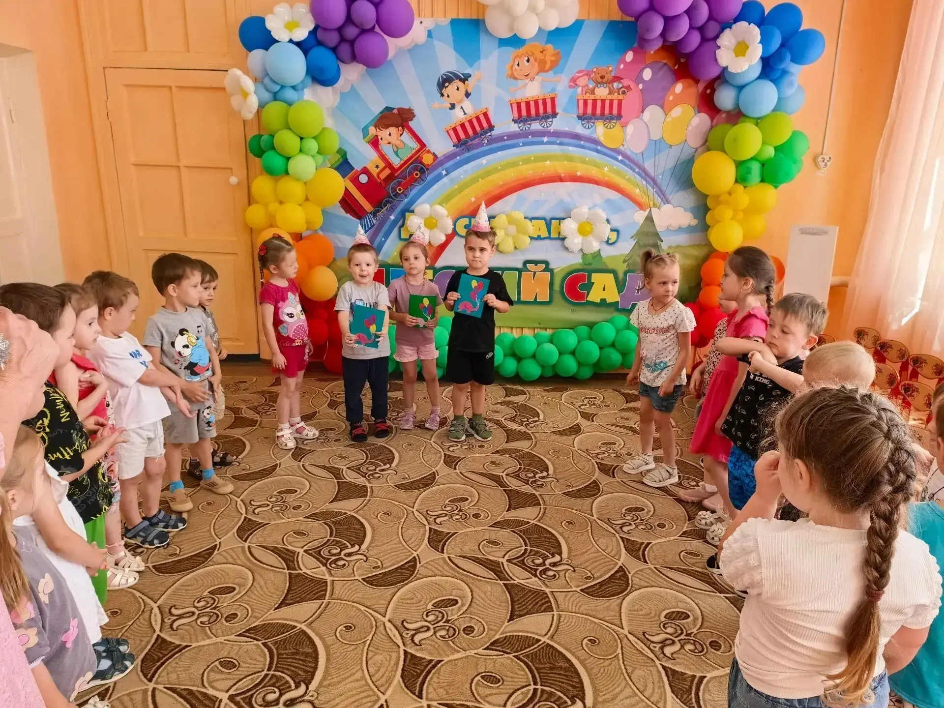 🎉 30 июня в нашем детском саду🔔 отмечали праздник - День именинника🎂. В гости к детям заглянуло Л