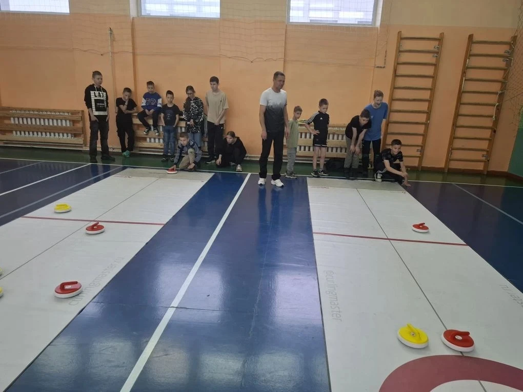 🎯🥌 Открываем мир напольного кёрлинга: мастер-класс, который развивает всё и сразу! 🤩