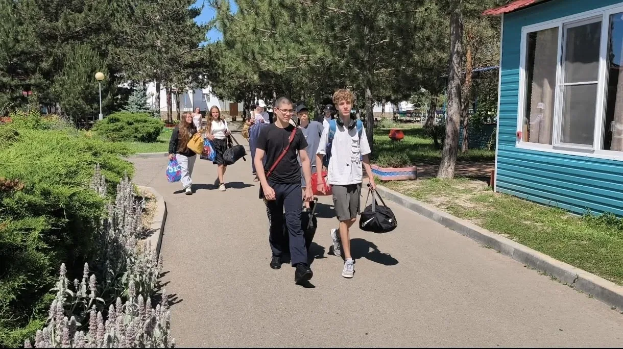 🇷🇺 В Анапе стартовала муниципальная спортивная смена «Юный патриот России»

⚡Смена проводится в ДО