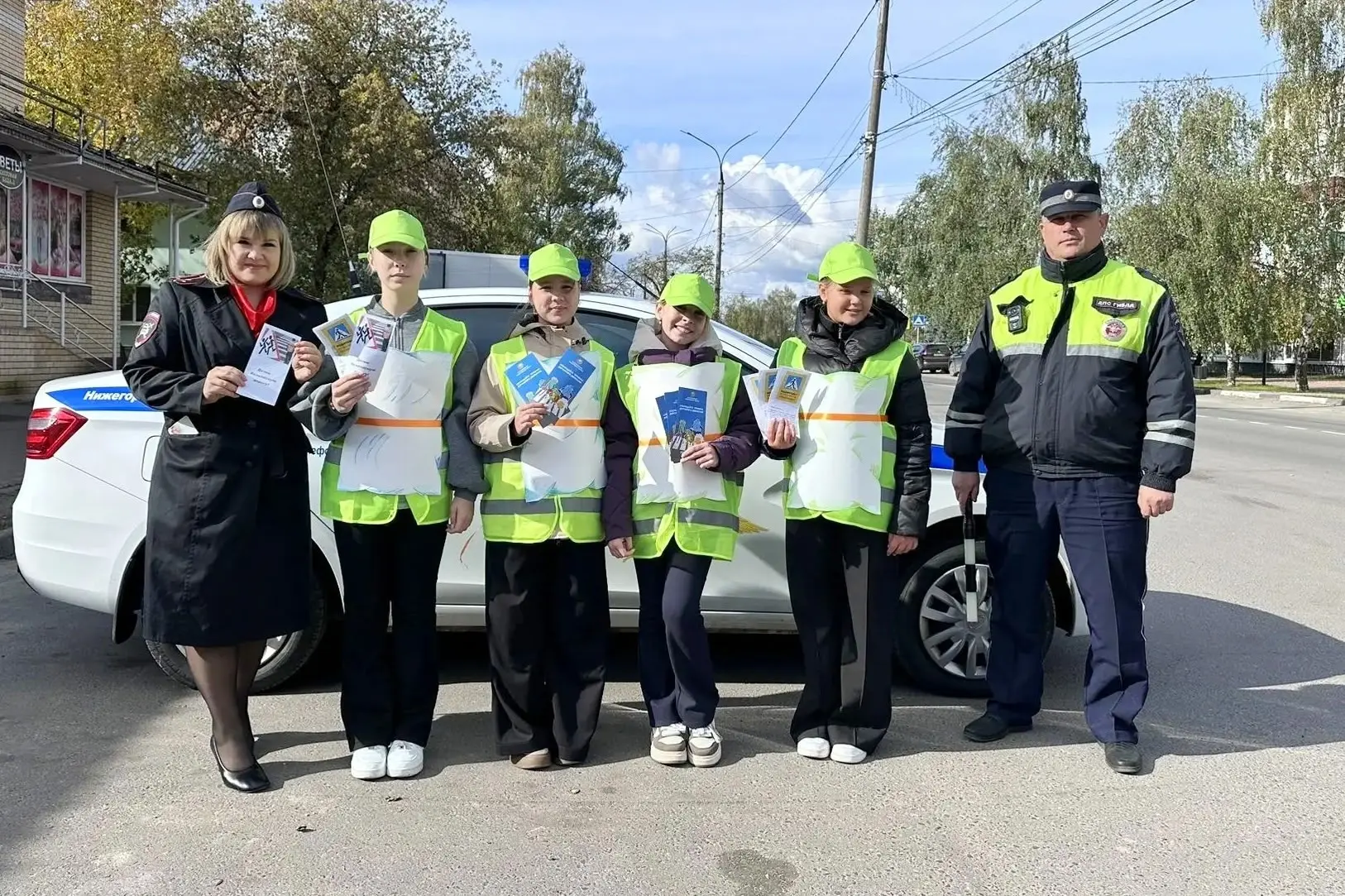 🚔Сотрудники ГИБДД г. Выкса и ЮИД школы №12 провели акцию «У пешеходов нет подушек безо...
