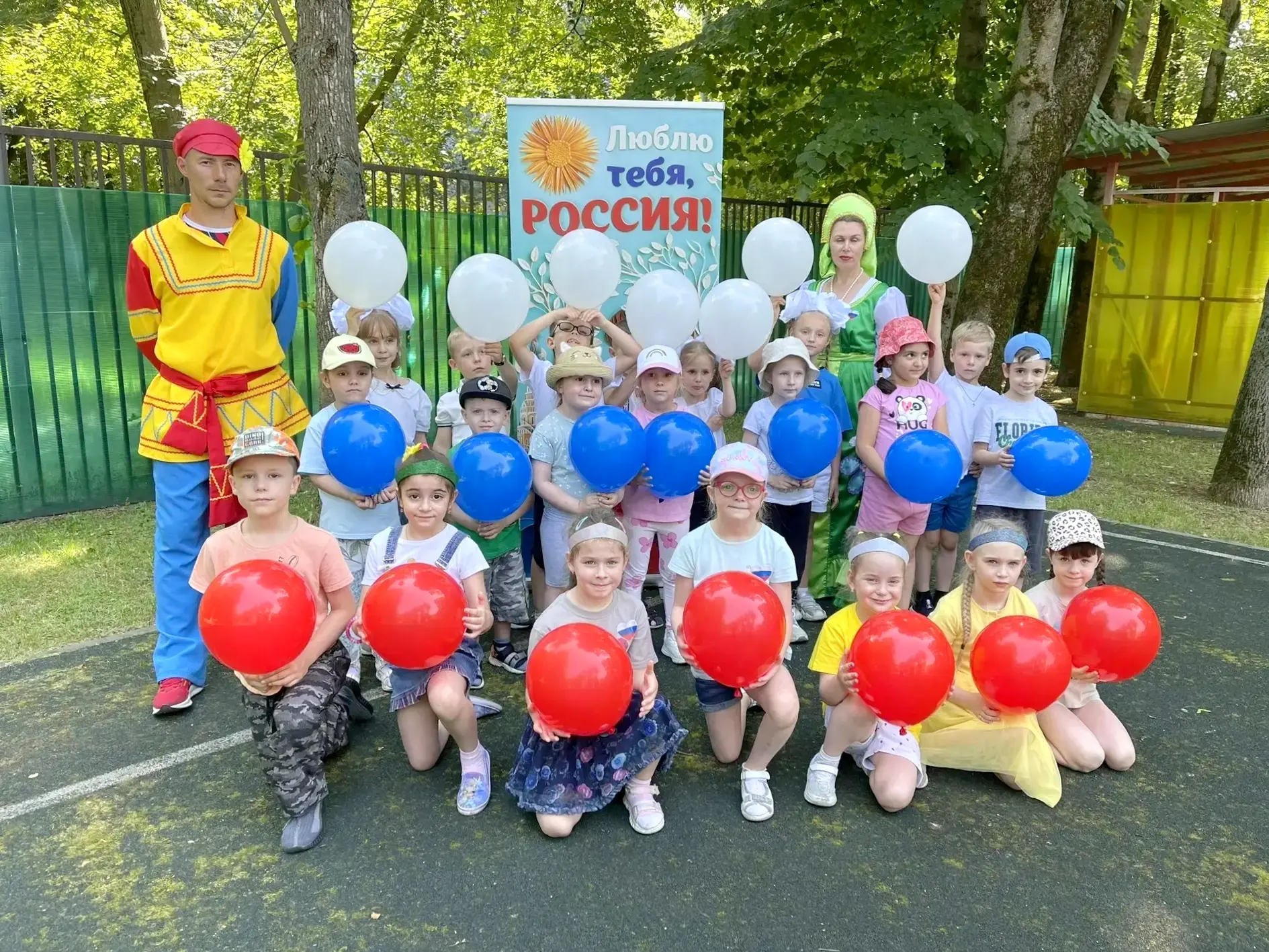 🎉 Что ни неделя, то праздник у наших дошколят!

🇷🇺 Поздравили любимую страну с Днем России!

👍 В