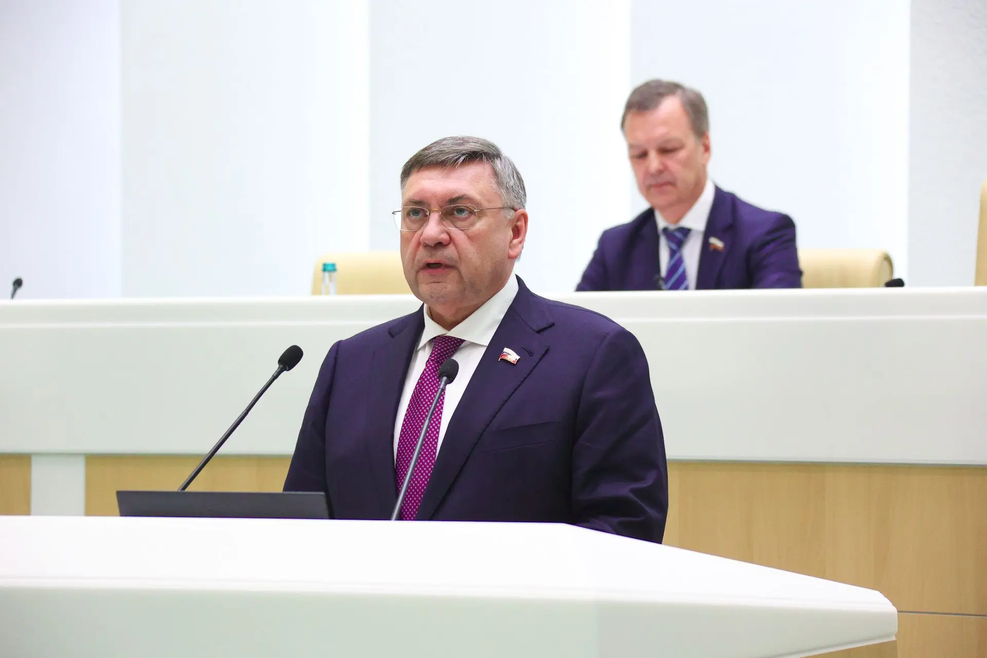Сегодня на пленарном заседании Совета Федерации выступил с докладом о федеральном закон...