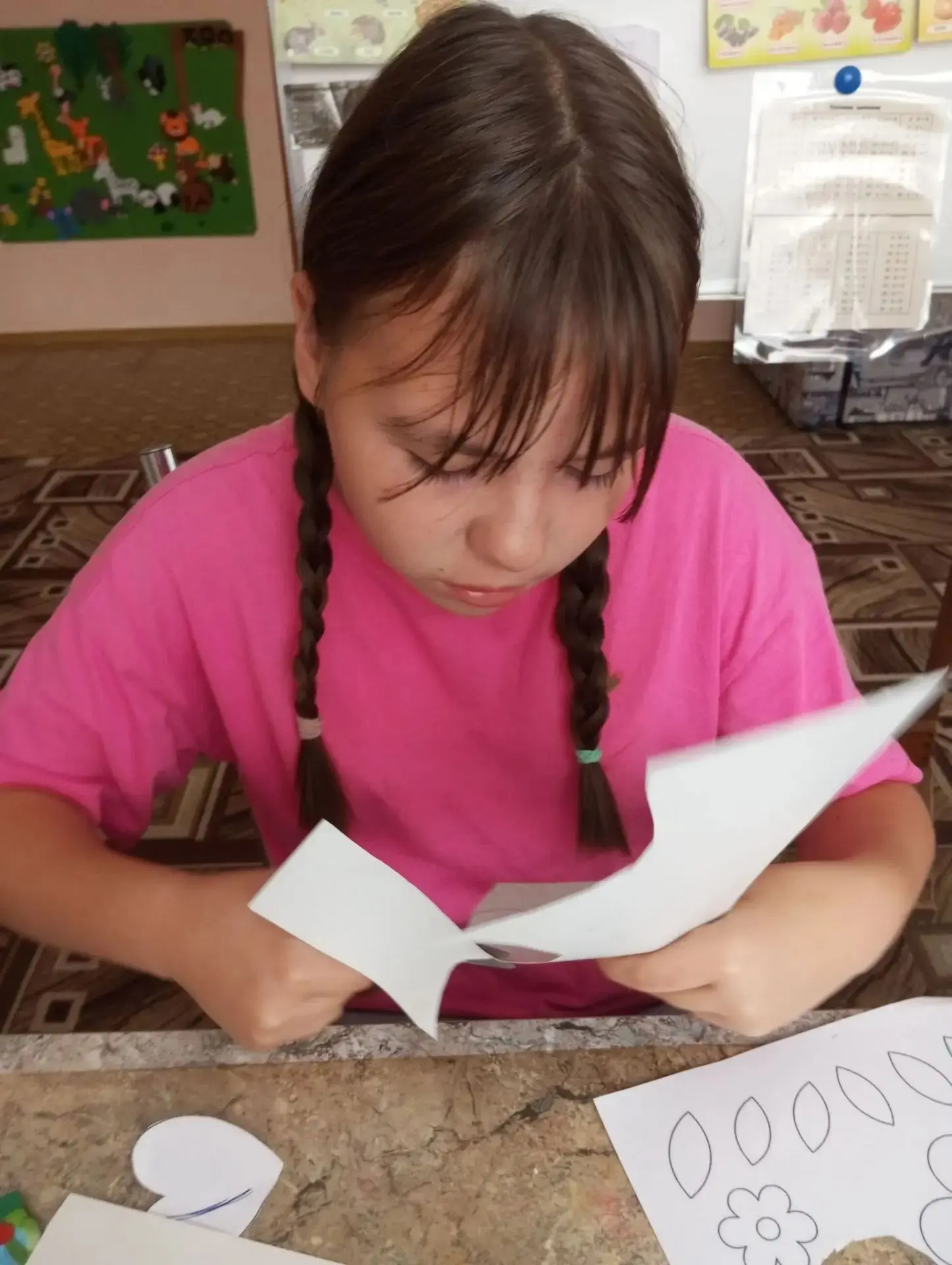 В группе "Радуга" центра реабилитации "Маячок" Саракташского района, под руководством в...