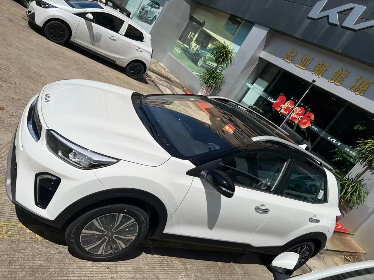 3. Третья покупка на сегодня: новенькая KIA KX1 по цене 1550 т.р. до Владивостока