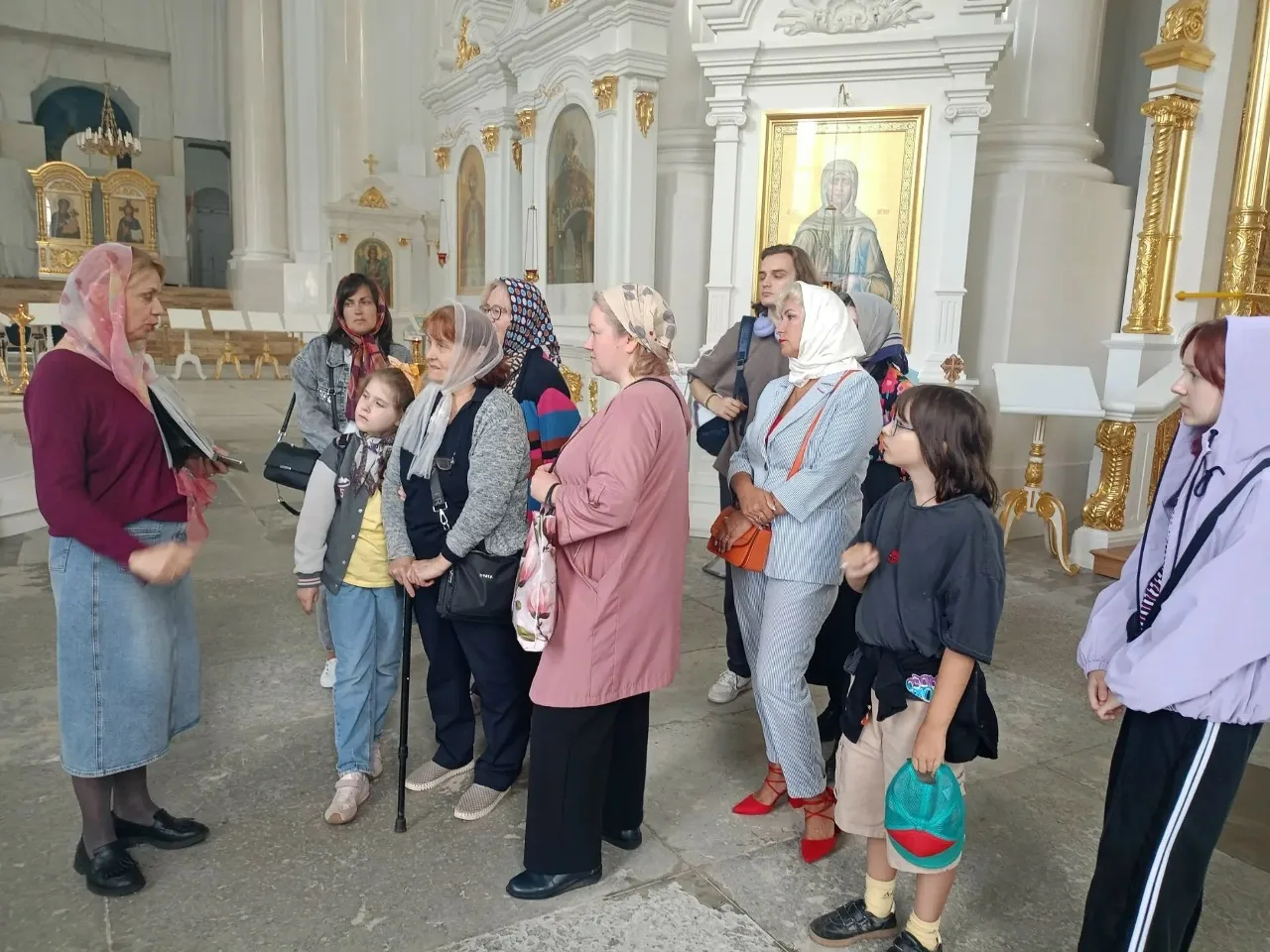 Семьи, состоящие на социальном обслуживании в нашем учреждении, посетили экскурсию в Воскресенском С