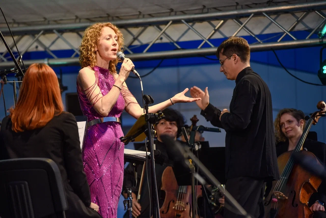 🎤 Певица Анна Бутурлина впервые выступила в Тамбове.