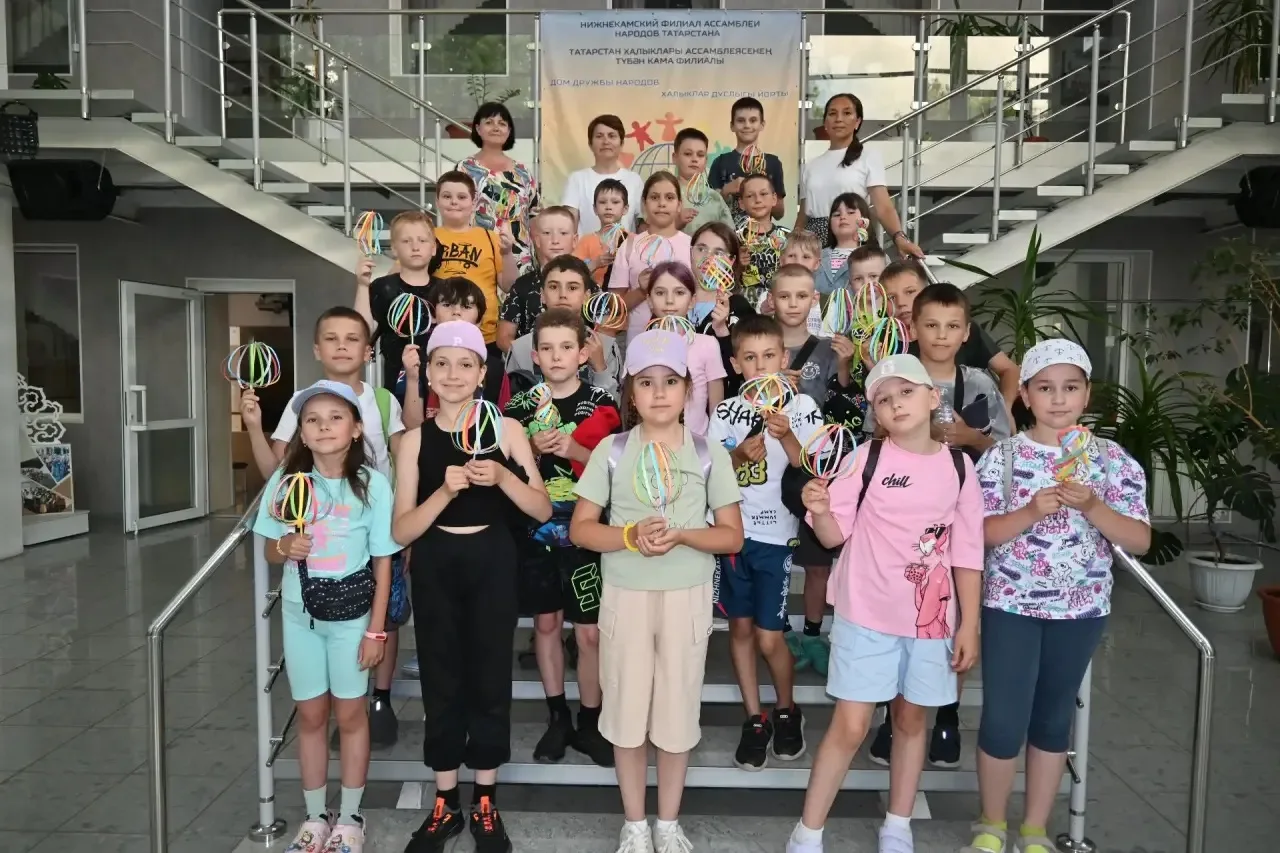 ПОЛЕЗНОЕ ЗАНЯТИЕ В ДОМЕ ДРУЖБЫ НАРОДОВ 
1️⃣6️⃣ ИЮНЯ 

🌞 Ребята пришкольного лагеря "Солнышко" в Дом