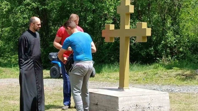 ❗️Стрельба в молитвенном месте. Исламисты не дают сербам вернуться на свои пепелища в Б...