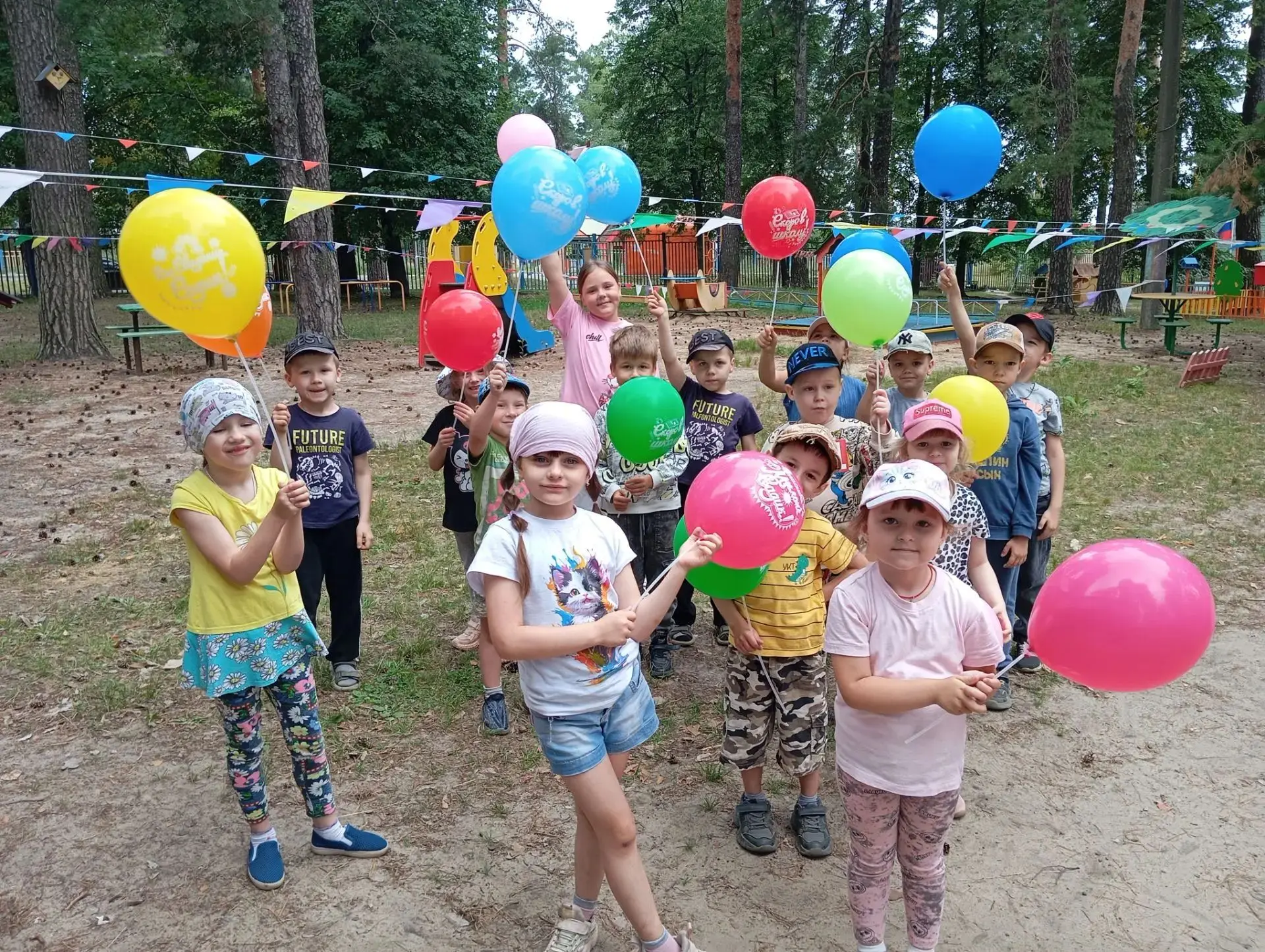 Сегодня в группах «Бабочка» 🦋и «Ромашка» 🌼прошла увлекательная квест-игра «Путешестви...