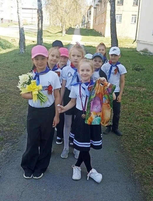 Вчера в Магнитке школьники навестили 100-летнюю труженицу тыла Рашиду Мутигулиновну Сад...