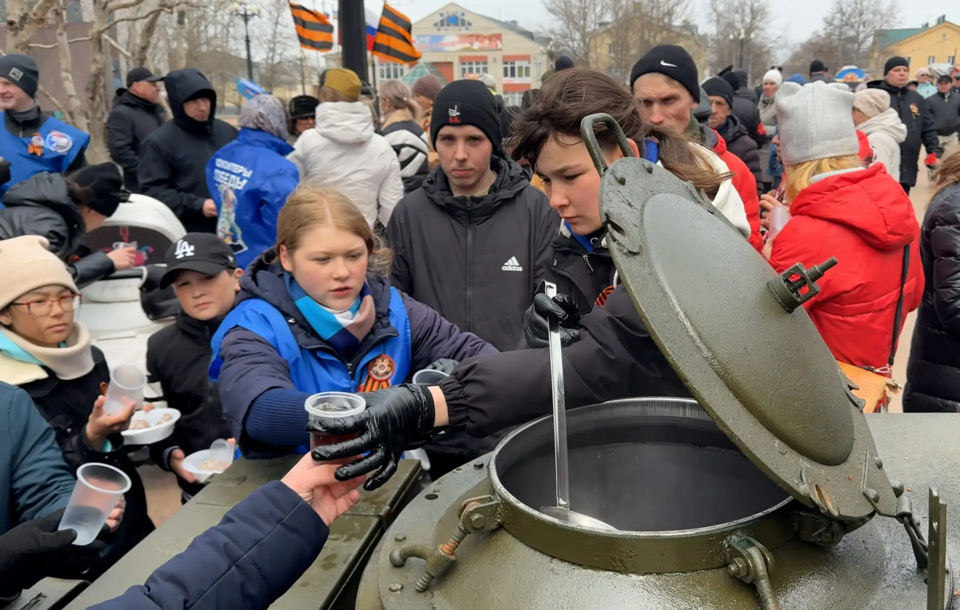 В Охе на День Победы развернут «Полевую кухню»  9 мая в Охе у «Молодёжного центра» на улице Ленина т