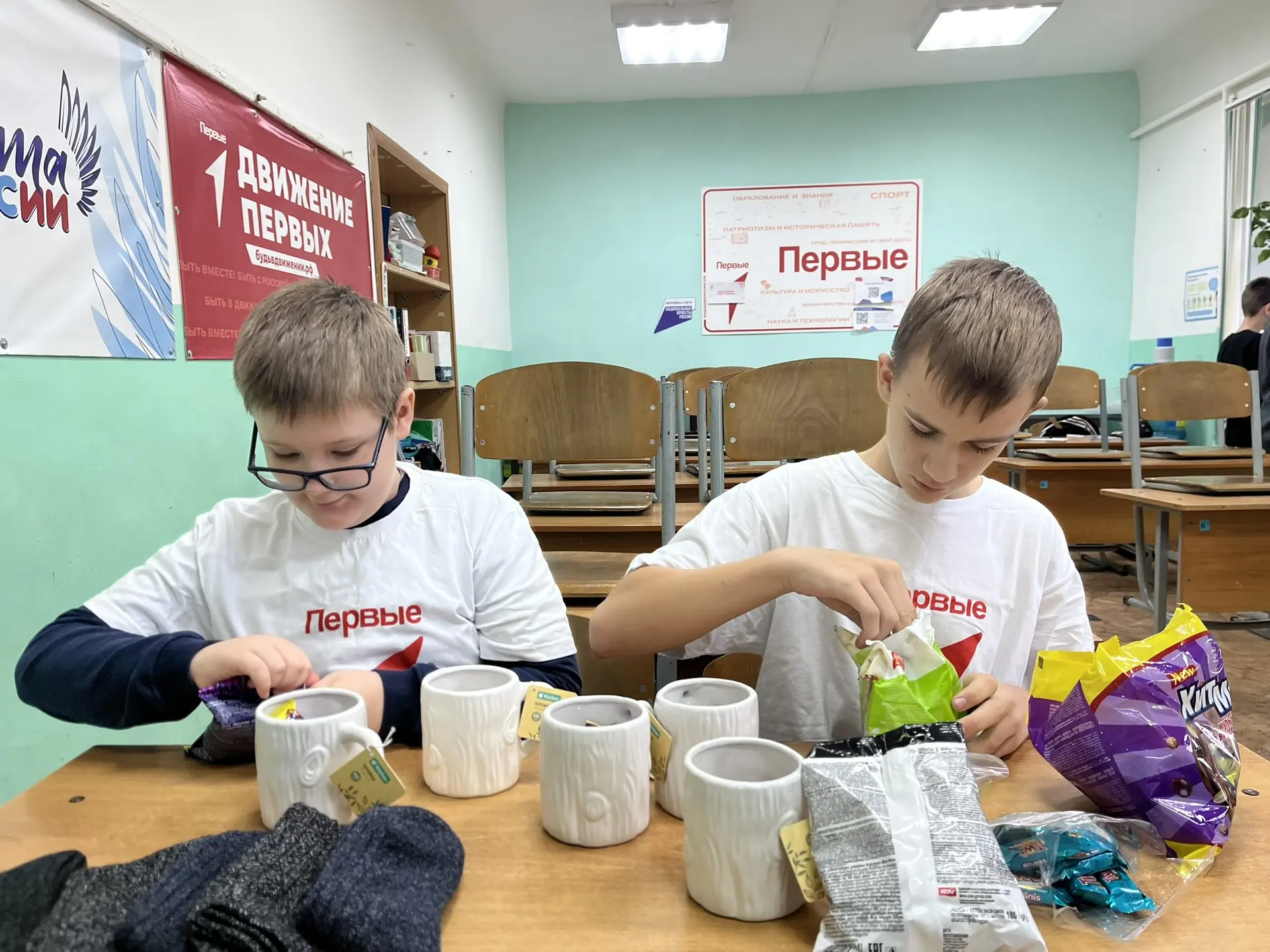 В нашей школе прошла патриотическая акция «Кружка добра», в рамках которой активисты Дв...